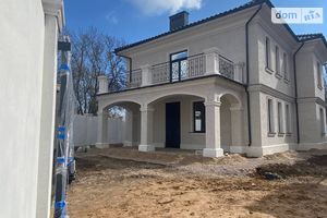Продается дом на 2 этажа 191 кв. м с бассейном