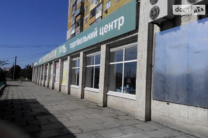 Сдается в аренду нежилое помещение в жилом доме 600 кв. м в 9-этажном здании