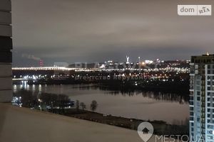 Продается 3-комнатная квартира 100.8 кв. м в Киеве