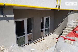Продається нежитлове приміщення в житловому будинку 60 кв. м в 9-поверховій будівлі