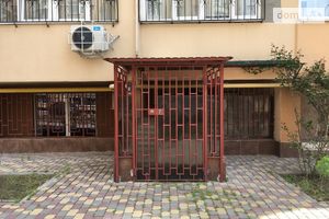 Сдается в аренду помещения свободного назначения 112.7 кв. м в 10-этажном здании