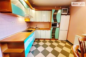 Сдается в аренду 3-комнатная квартира 67 кв. м в Черкассах