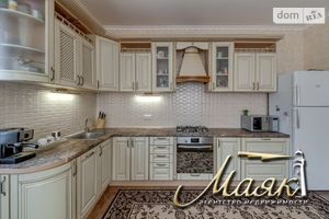 Продается дом на 2 этажа 190 кв. м с участком