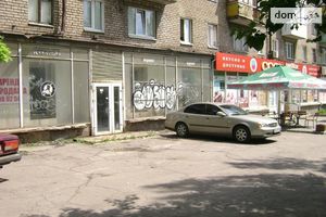 Продается нежилое помещение в жилом доме 250 кв. м в 5-этажном здании