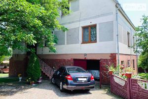 Продается дом на 2 этажа 220 кв. м с террасой